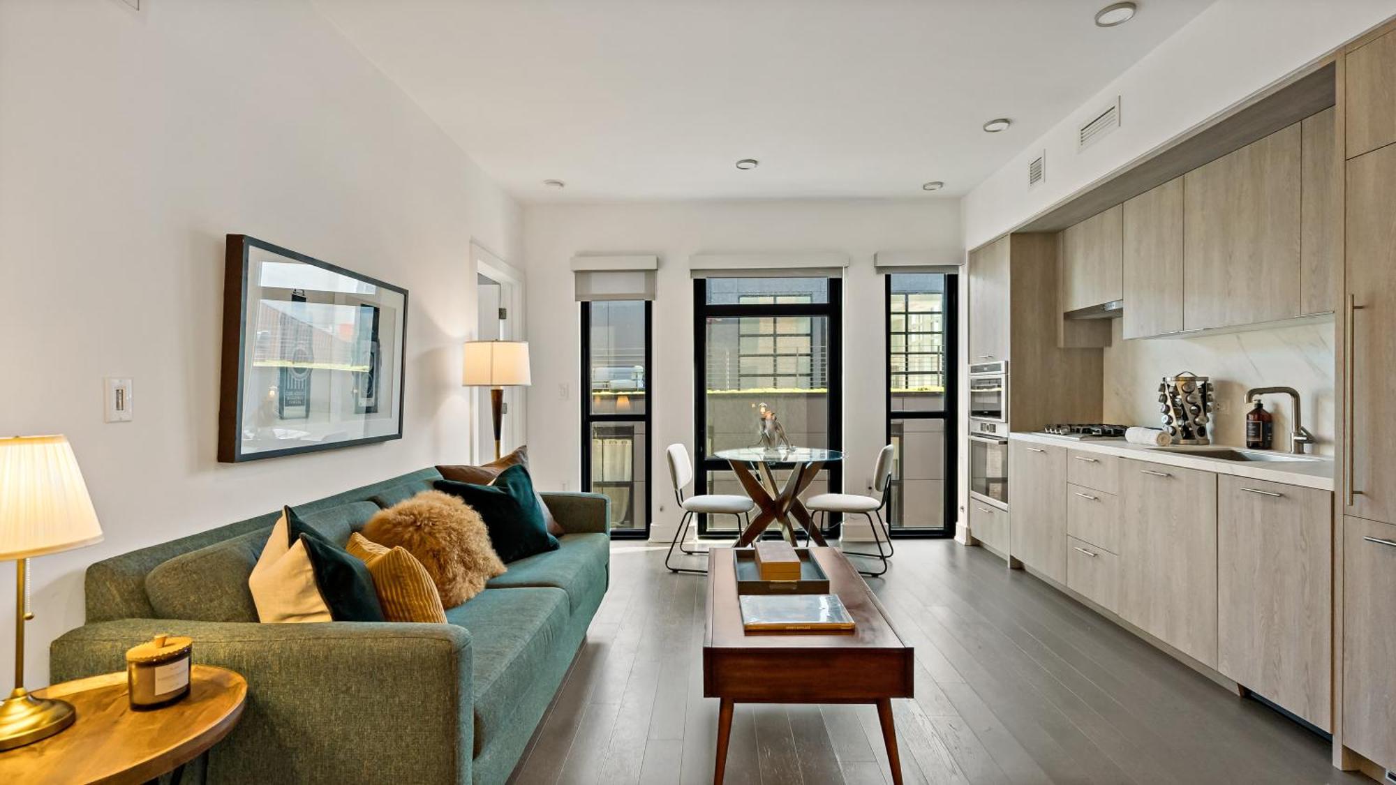 Pure Voyage Shaw Aparthotel Washington Bagian luar foto