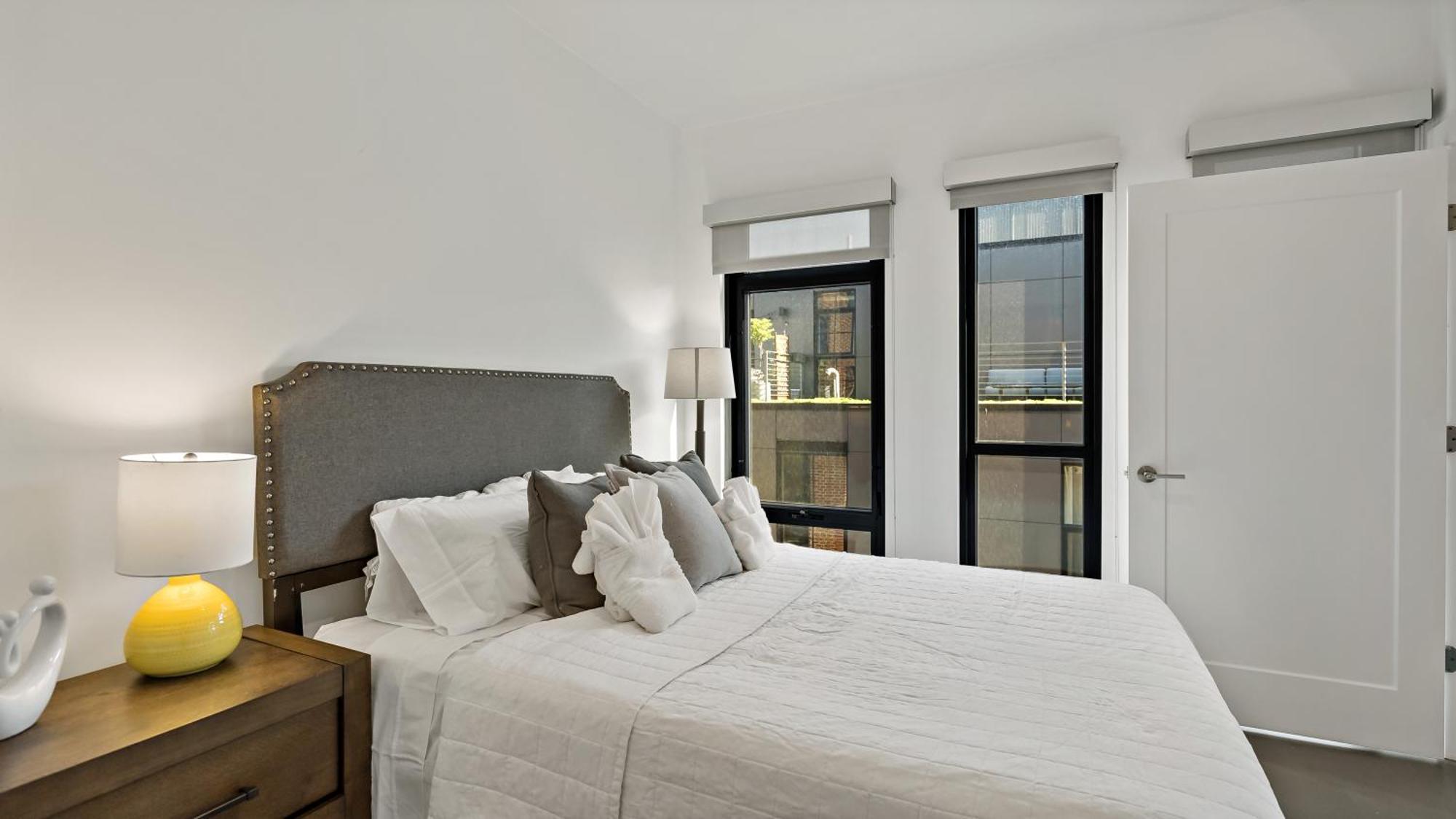 Pure Voyage Shaw Aparthotel Washington Bagian luar foto