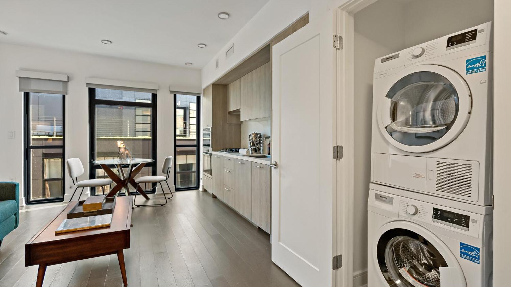 Pure Voyage Shaw Aparthotel Washington Bagian luar foto