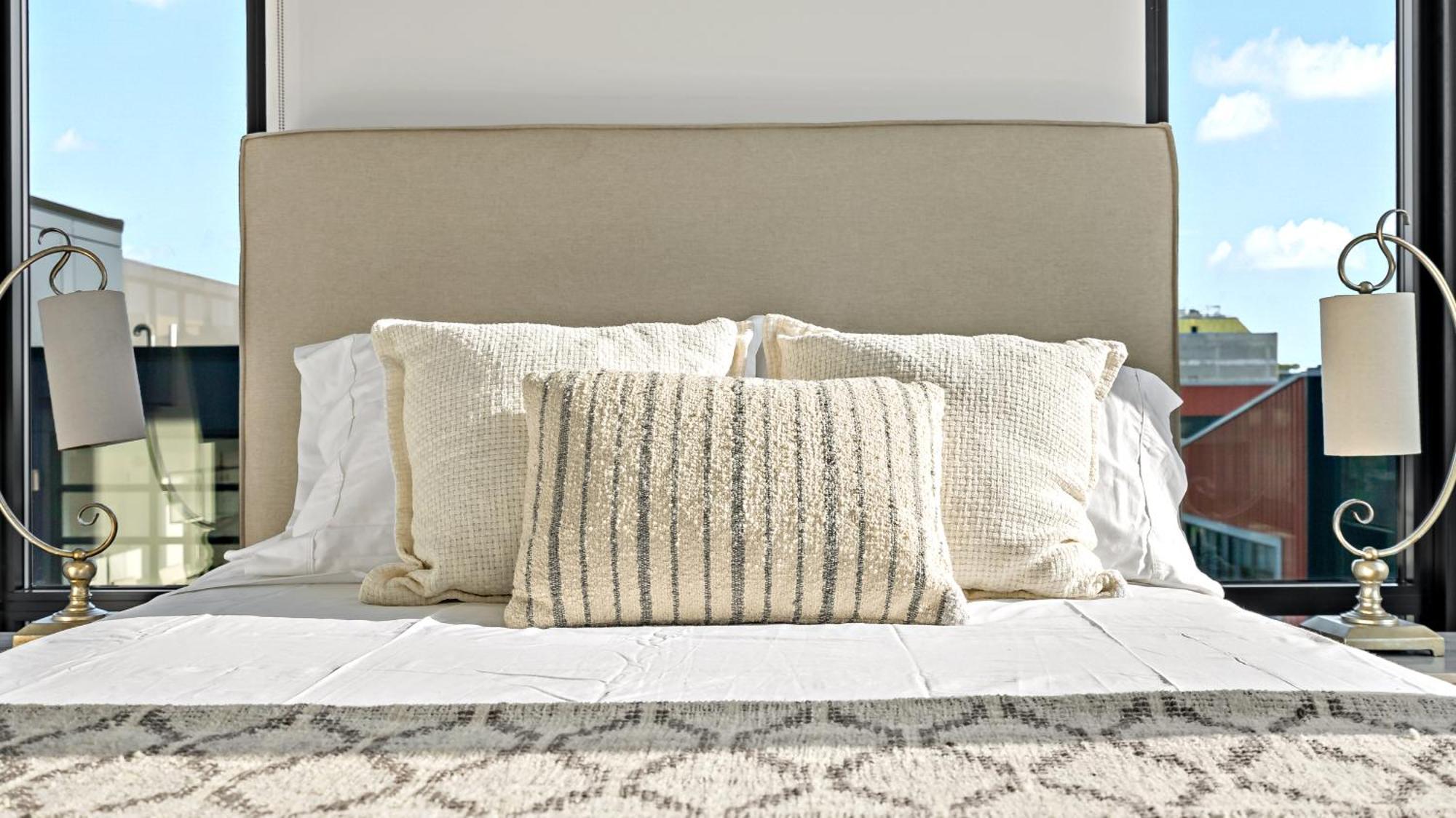 Pure Voyage Shaw Aparthotel Washington Bagian luar foto