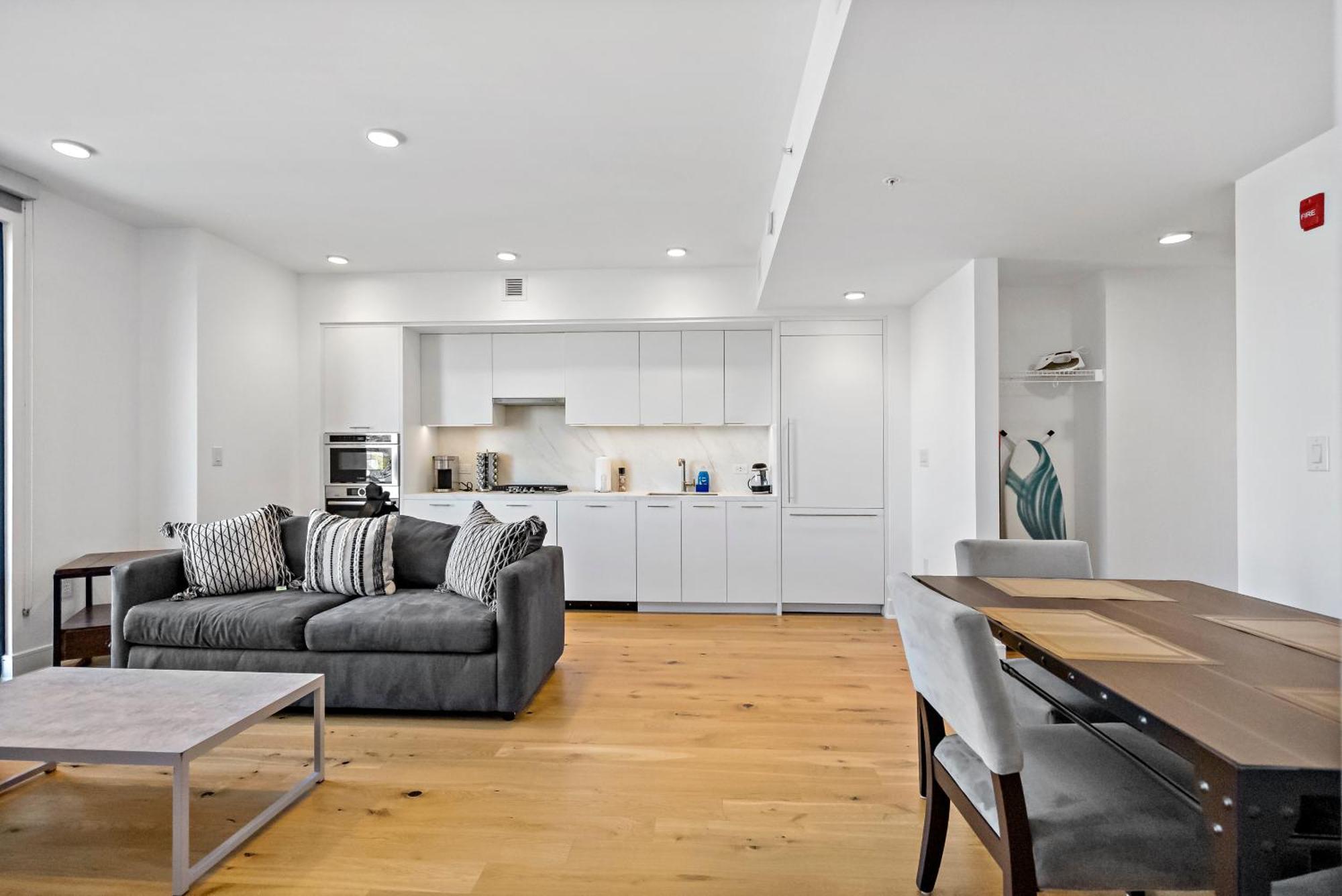 Pure Voyage Shaw Aparthotel Washington Bagian luar foto