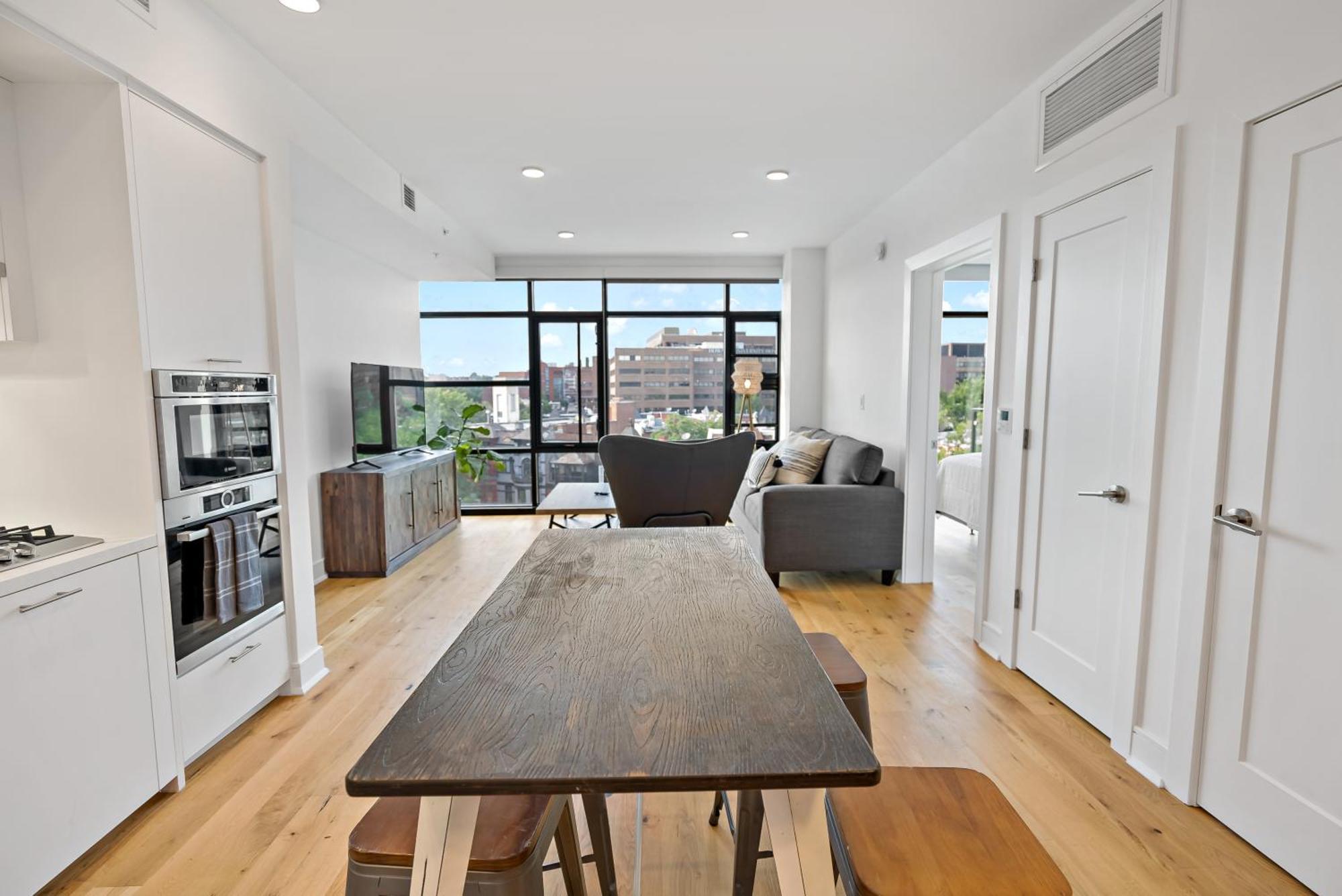 Pure Voyage Shaw Aparthotel Washington Bagian luar foto