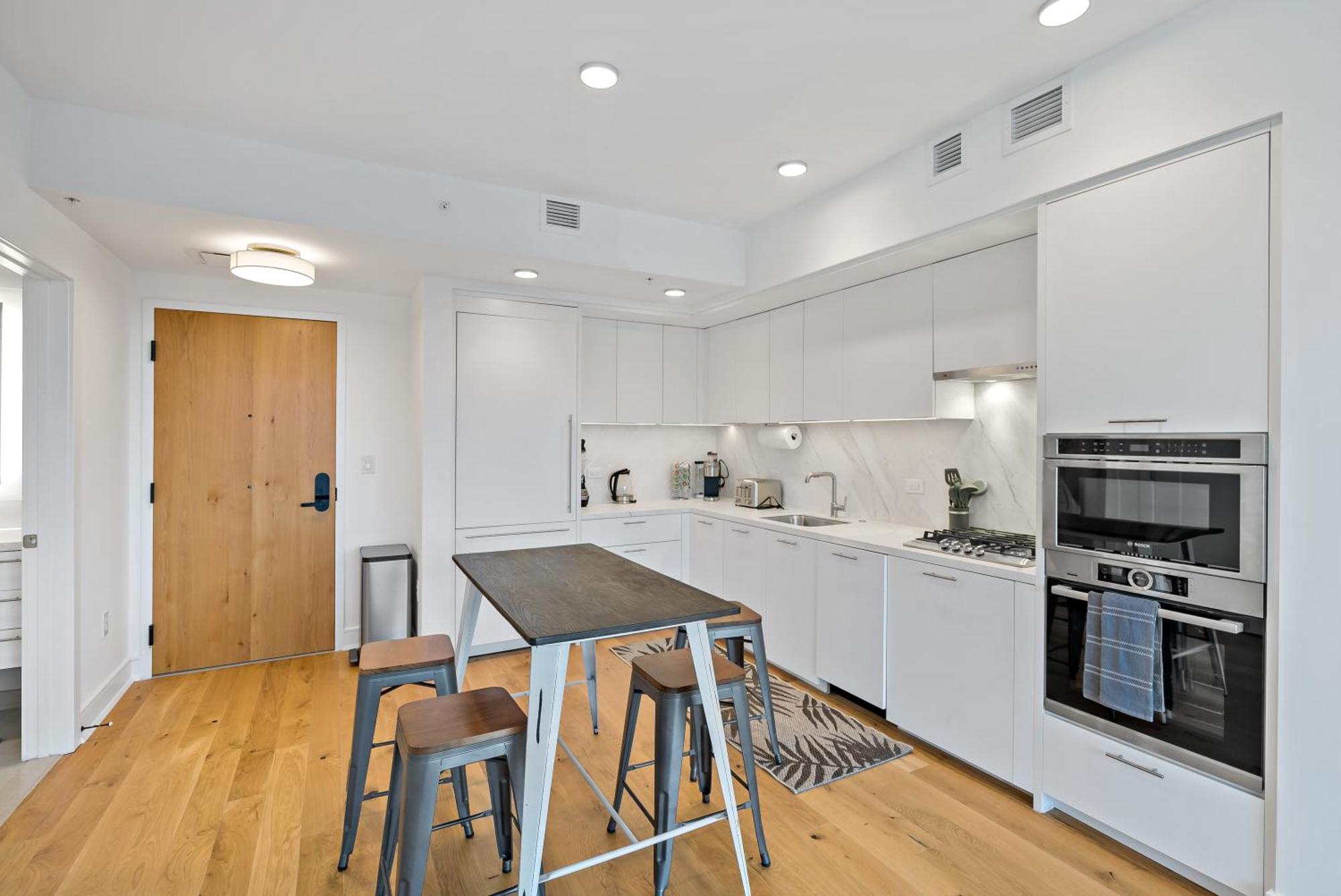 Pure Voyage Shaw Aparthotel Washington Bagian luar foto