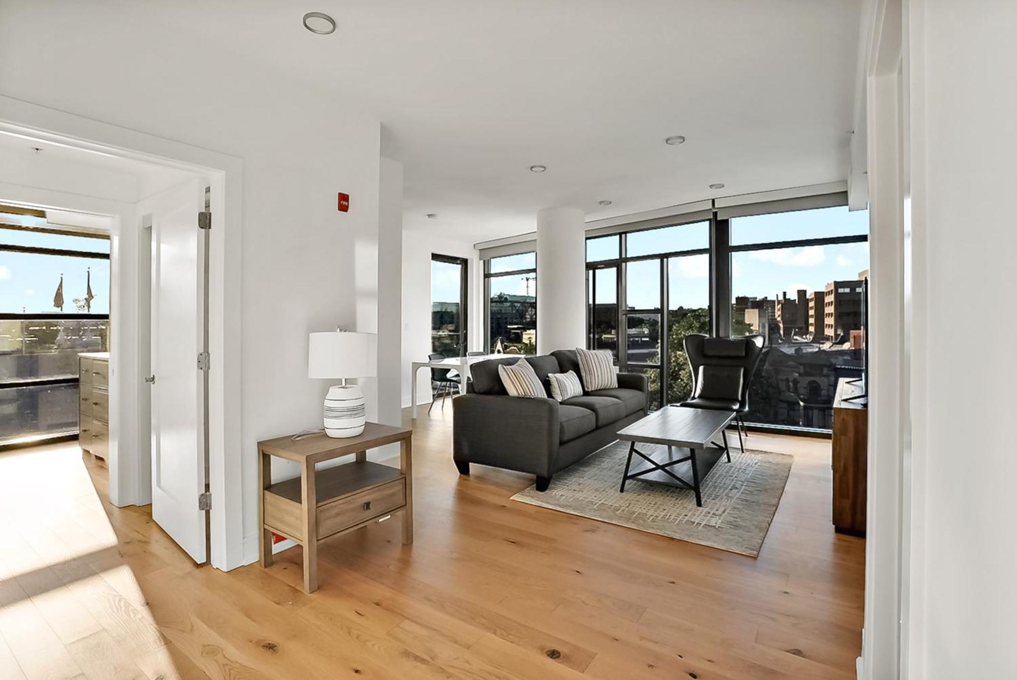 Pure Voyage Shaw Aparthotel Washington Bagian luar foto