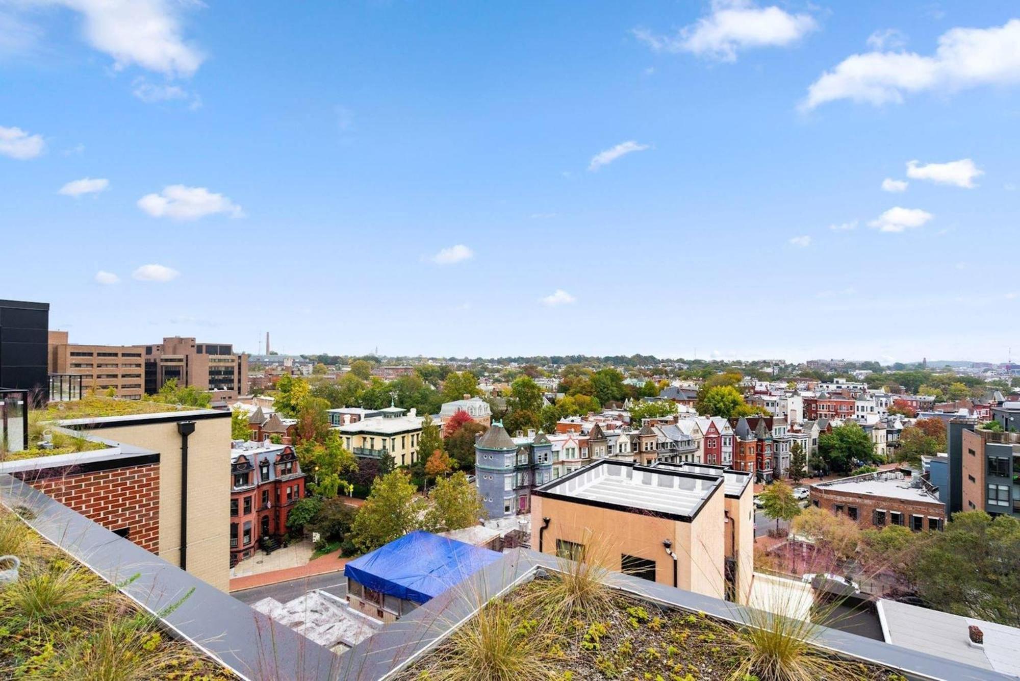 Pure Voyage Shaw Aparthotel Washington Bagian luar foto